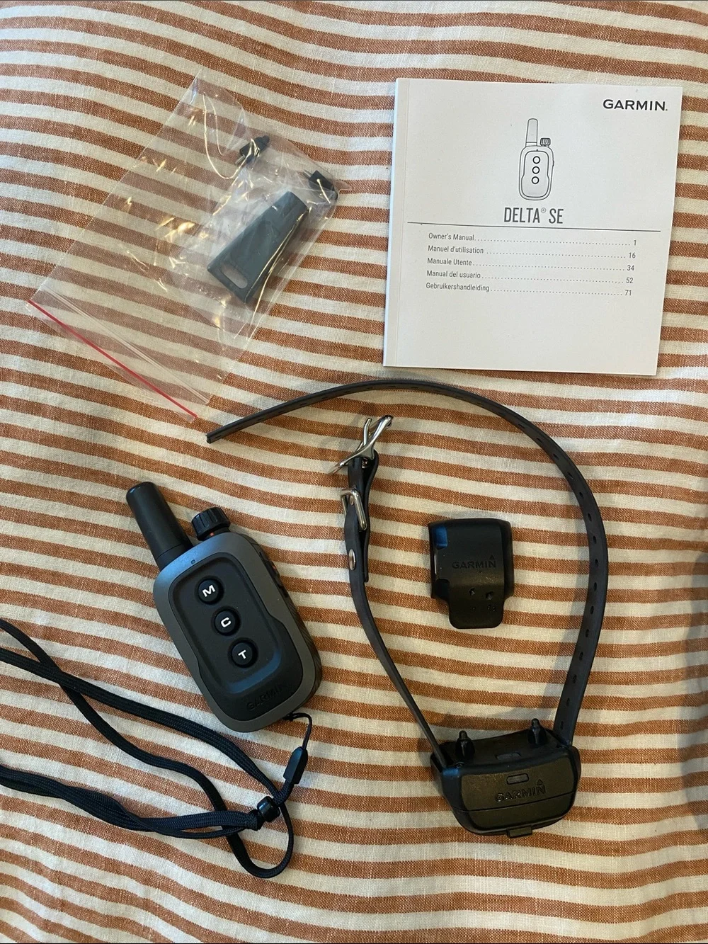 Garmin Delta SE Remote Dog Training System Collar Shock Gray Black